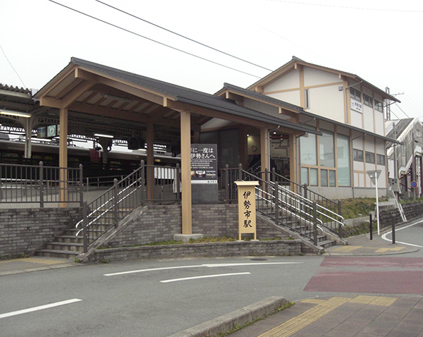 駅舎改築工事
